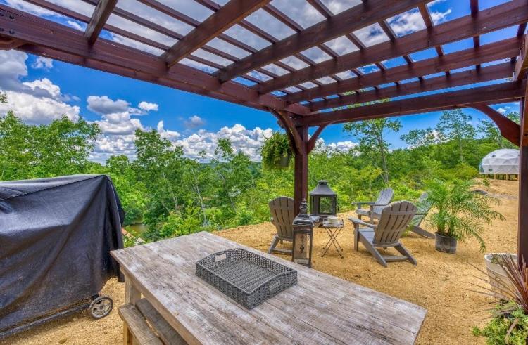 The Aries-A Stargazing, Luxury Glamping Tent Rogersville Екстериор снимка