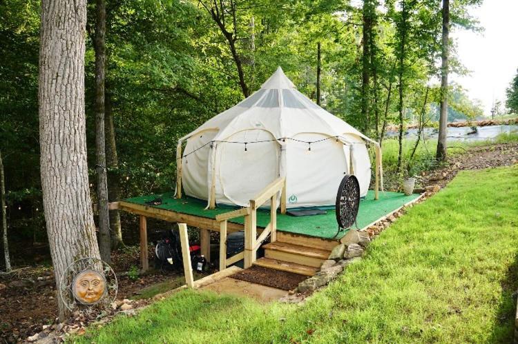 The Aries-A Stargazing, Luxury Glamping Tent Rogersville Екстериор снимка